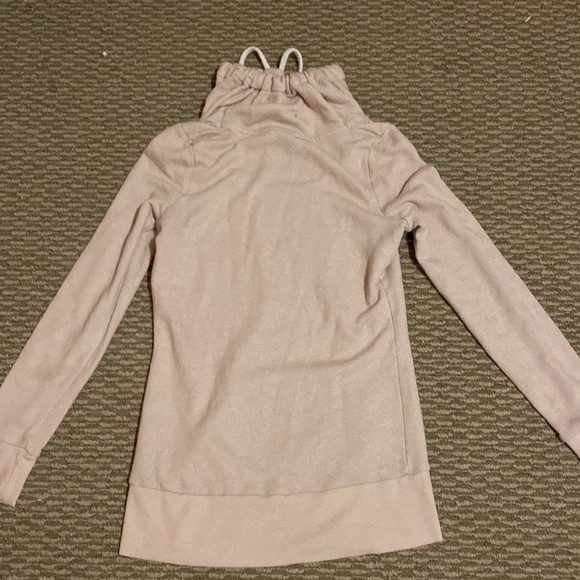 Light pink turtle neck sweater - Picture 2 of 2